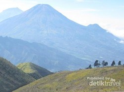 Beginilah Pemandangan Serba Cantik di Gunung Prau