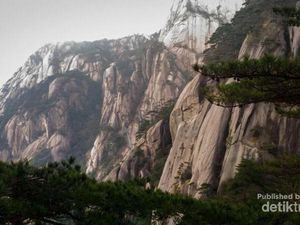 Begitu Magis, Pegunungan Huangshan China Ini