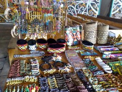 Belajar Menari Bersama Suku Dayak di Desa Pampang, Kaltim