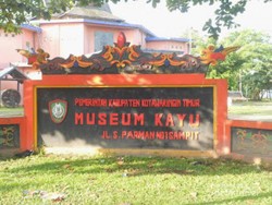 Belajar Sejarah Perkayuan di Museum Kayu Sampit, Kalteng