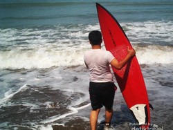 Belajar Surfing di Anyer, Cocok untuk Pemula