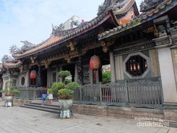 Belajar Toleransi dari Longshan Temple di Taipei