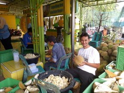 Belum ke Medan, Kalau Belum Mampir ke Ucok Durian