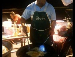 Berburu Kuliner Malam di Pantai Kamala, Thailand