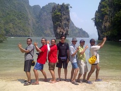 Bergaya Ala James Bond di Pulau James Bond, Thailand