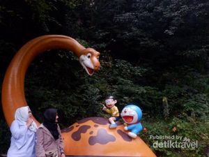 Berkeliling di Negeri Nobita dan Doraemon