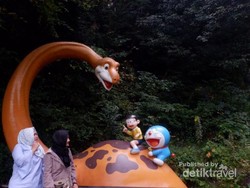 Berkeliling di Negeri Nobita dan Doraemon
