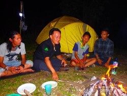 Berkemah di Gunung Gede, Mengisi Ulang Rasa Sosial dan Solidaritas