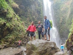 Berkunjung ke 5 Air Terjun di Tegal Dalam 1 Hari, Bisa!