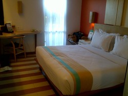 Berkunjung ke Bali, Yuk Menginap di Hotel Hemat Energi!