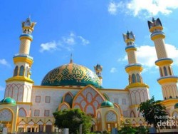 Berkunjung ke Masjid Termegah di Lombok