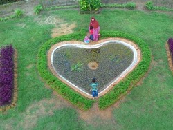 Bermain Sambil Belajar di Kebun Raya Banua