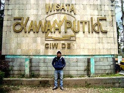 Berselimut Kabut di Kawah Putih Ciwidey