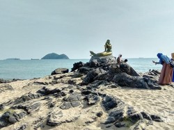Bertemu Putri Duyung di Pantai Samila, Thailand