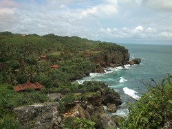 Bertualang di 9 Pantai Andalan Gunungkidul