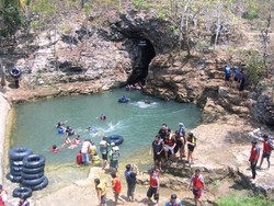 Bertualang di Sungai Bawah Tanah Gua Pindul