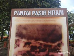 Bukan Berwarna Putih, Pantai di Malaysia Pasirnya Hitam