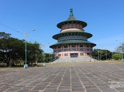 Bukan di China, Ini Pagoda di Surabaya