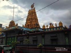 Bukan di India, Kuil Ini Ada di Medan