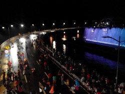 Bukan Hanya Manusia, Air Mancur Pun Bisa Menari