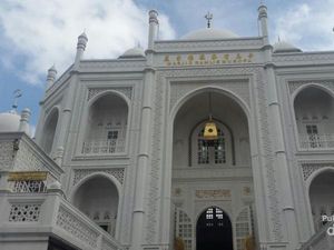Bukan Taj Mahal, Ini Masjid Ramlie Musofa Jakarta