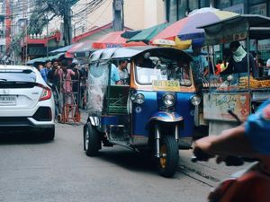 Bukan Taksi, Ini Transportasi Favorit Turis di Bangkok