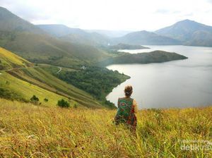 Bukit Holbug, Menikmati Keindahan Toba dari Ketinggian