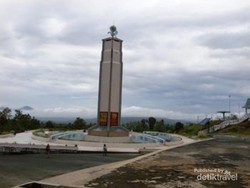 Bukit Kasih, Lambang Kerukunan Agama di Atas 2.435 Anak Tangga