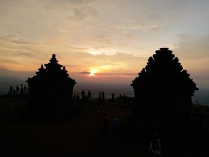 Candi Ijo, Spot Cantik Menikmati Sunset di Jogja