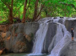 Cantiknya Air Terjun Bente yang Viral di Morowali