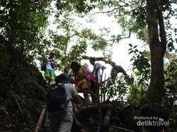 Cantiknya Air Terjun Waimarang di Sumba Timur