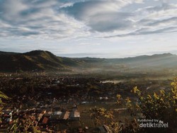 Cantiknya Bandung Dilihat dari Lembang Saat Sunrise