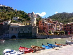 Cantiknya Desa Nelayan di Italia