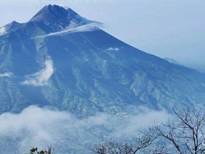 Cantiknya Gunung Merbabu yang Bikin Kangen