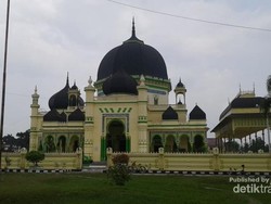 Cantiknya Masjid Bergaya Timteng & India di Aceh