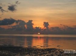 Cantiknya Turtle Point Beach di Karimunjawa