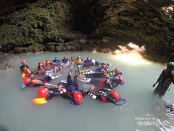 Cave Tubing di Gunungkidul, Seru Banget!