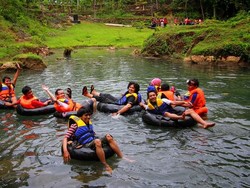 Cave Tubing, Rafting, dan Caving, Petualangan Ala Gua Pindul