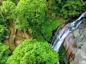 Cerita Air Terjun Bajuin yang Sempat Mati Suri