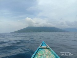 Cerita Kepariwisataan Pinggiran Indonesia, Lewat Jalan Terjal atau Laut