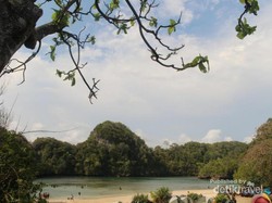Cerita Seru Liburan ke Gunung Bromo & Pulau Sempu