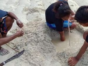 Cobain Nih Wisata Kuliner Ekstrem Papua, Insonem