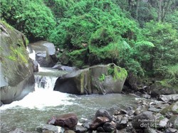 Cuban Taloon, Air Terjun Tingkat 3 Nan Cantik di Malang