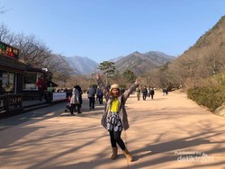 Cukup 25 Menit, Mendaki Gunung Paling Terkenal di Korea