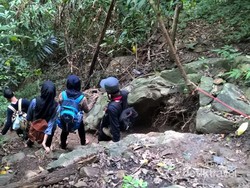 Curug Lalay & Pengantin, Duo Cantik di Perbatasan Bogor-Karawang