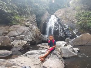 Curug Rahong Oase Tersembunyi di Kawasan Tambang Pasir