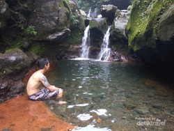 Curug Sebening Kaca di Pedalaman Bogor