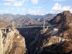 Dahsyat! Ini Dia Jembatan Tertinggi di Dunia