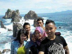 Dahsyatnya Batu Karang di Batu Layar Lampung