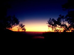 Dahsyatnya Sunrise dari Negeri di Atas Awan